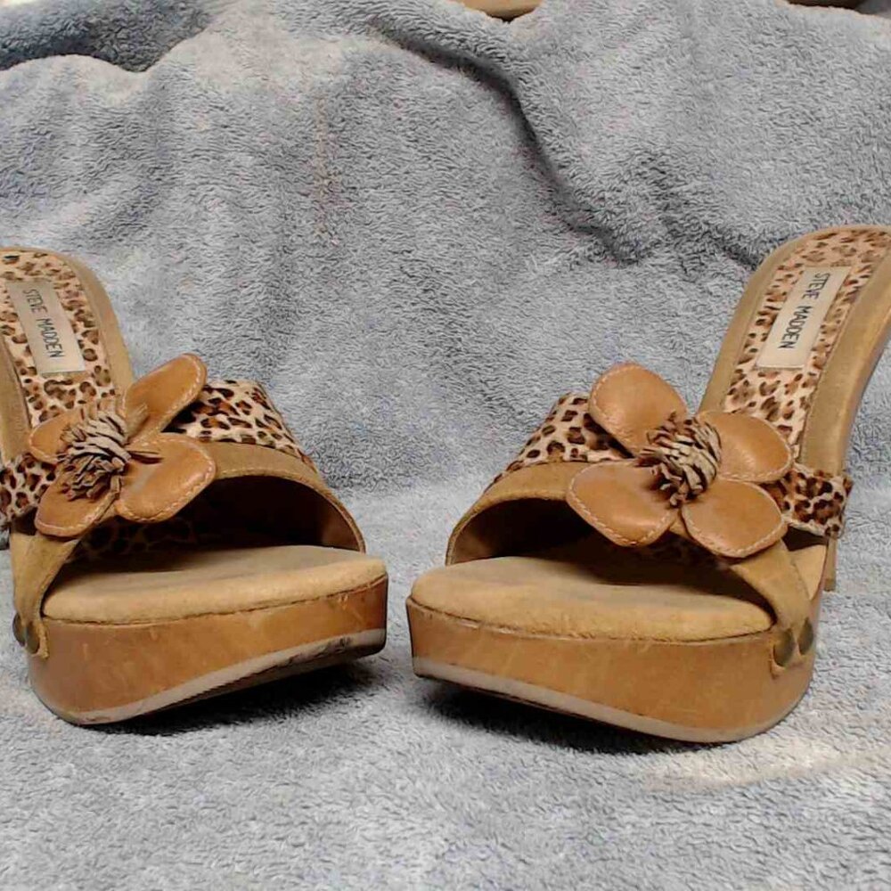Steve Madden CHAROO - Platform Sandal.  5 inch heel. Size 10.
